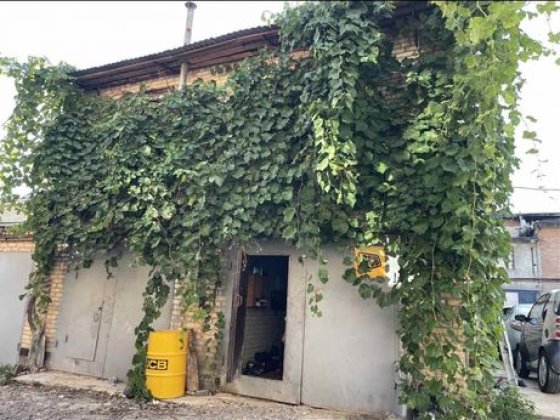 2 гаражі поруч -140 м2, Київ