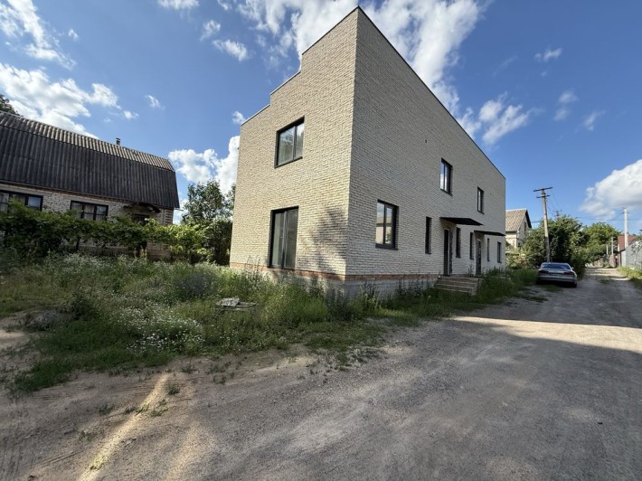 Продам дуплекс в чистовому та опаленям - фото 1