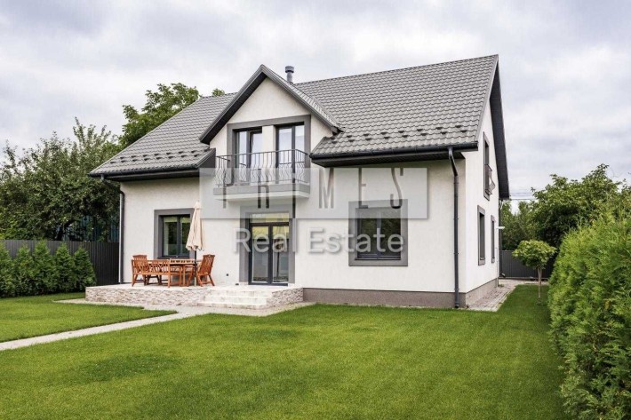 Продаж будинку в Києві, з ремонтом, 210м2, 5 кімнат, Осокорки - фото 1