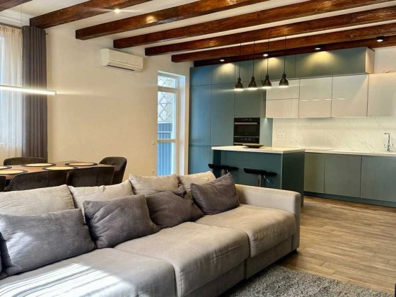 Ексклюзивний будинок з басейном в місті Київ Без комісії Киев