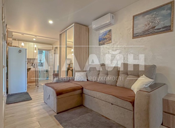 Невеличкий будиночок у цікавому місці - фото 1