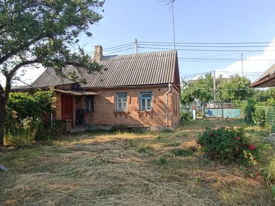 Продаж окремого будинку в Житомирі під реконструкцію та 10соток землі Житомир