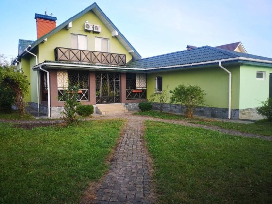 Продаж сучасного будинку в мальовничому місці. . Житомир