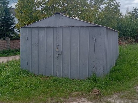 Гараж металевий . Стебник