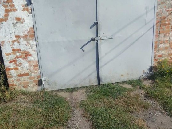 Продаю цегляний гараж Карловка