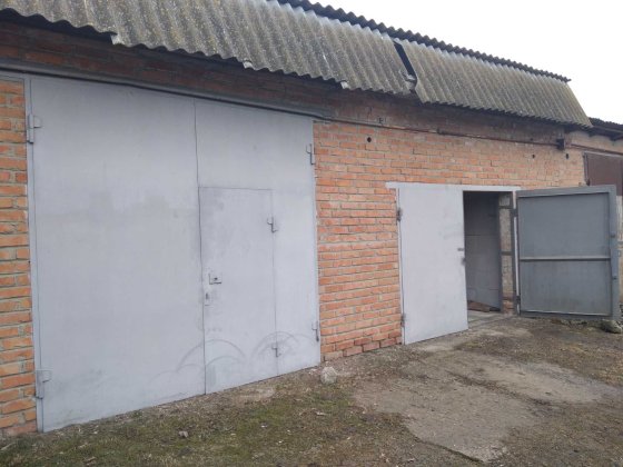 Продам гараж на два автомобіля Пирятин