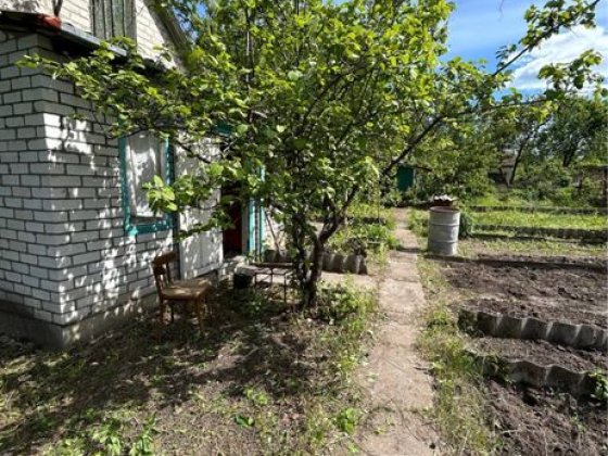Продам дачу в Таромському, в районі церкви. Землі 5 соток. 2 кімнати. Дніпро