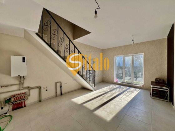 Дуплекс з новим ремонтом дешевше квартири Осокорки метро Славутич 4 км Киев