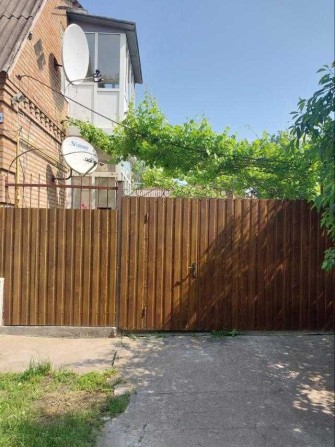 Продам 2-х этажный дом 151 кв.м. Центральной- части города.(Хозяин) - фото 1