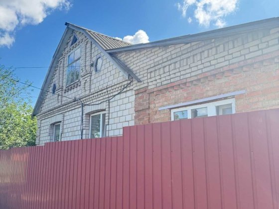 Продається комапктний будинок 75 кв.м. за вигідною ціною! Газ, гараж є Винница