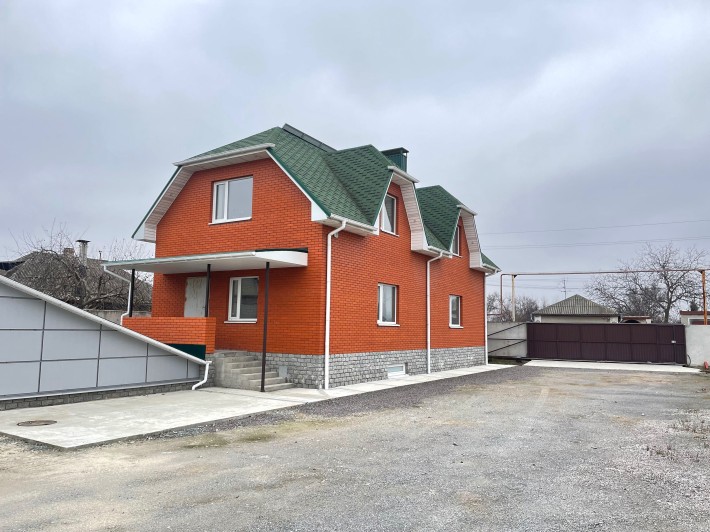 Продам здание под жильё или бизнес. Есть СЭС 30 кВт - фото 1