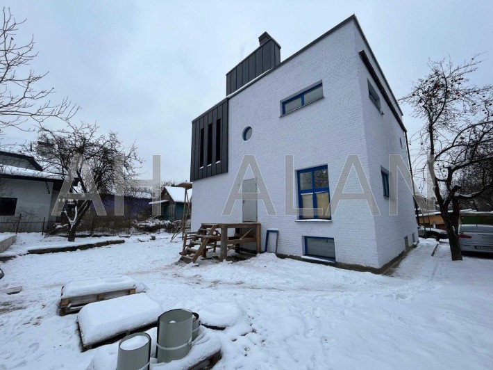 Продається будинок 235 м2 в Києві, вул. Газопровідна. Берковці - фото 1