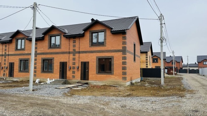 Продам Кутовий ТауХаус 95 кв.м. 3 спальні - фото 1