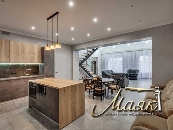 Дом на Бородинском.