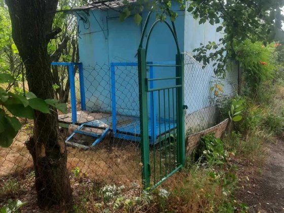 Дача 4,5 сотки 10 мин. от Тополя. Городской транспорт. Рядом озеро Днепр