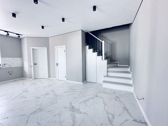 Продам таунхаус з ремонтом супер ціна Винница