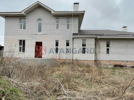 Дім на віки: простір, спокій і комфорт біля річки. Дніпро