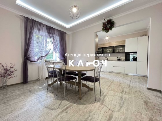 Продаж гарного будинку в чудовому місці! Кропивницкий