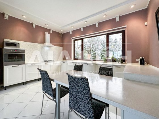 Скидка уже 40% ! Дом с бассейном на Правом Берегу