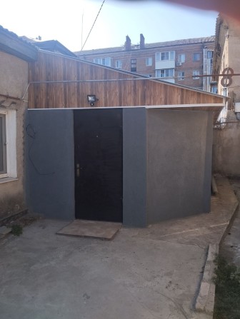 Продаю однокімнатний жилкоп в центрі міста від власника - фото 1