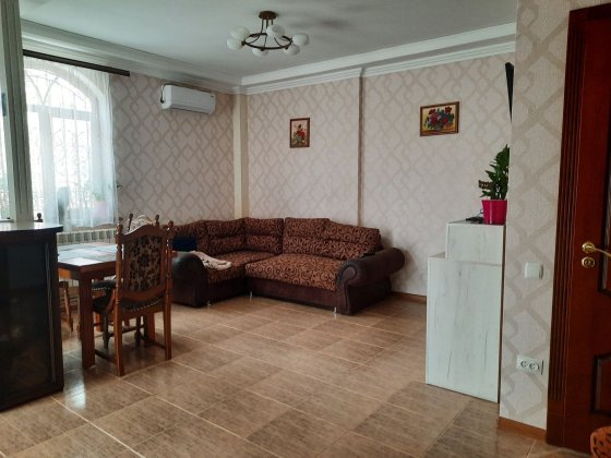 Продається  пів будинка 129 кв в центрі міста. Кропивницький