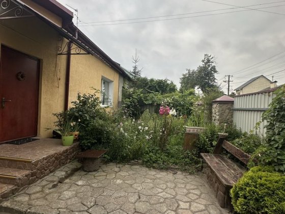 Продається будинок по вул. КАВКАЗЬКА Львів