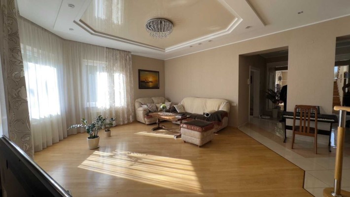Продаж чудового будинка по вул. Варшавська ближній центр - фото 1