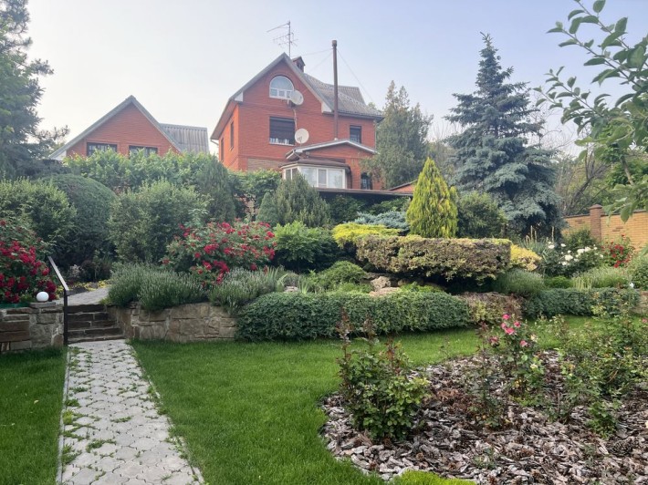 Продам 2 дома Ямбург Днепровое Дніпрове 12соток ТОРГ - фото 1