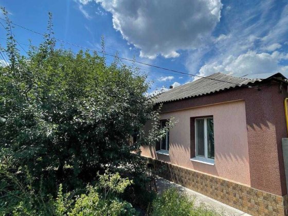 Продам більшу частину будинку з окремим двором Новомиколаївка !!! Кропивницкий