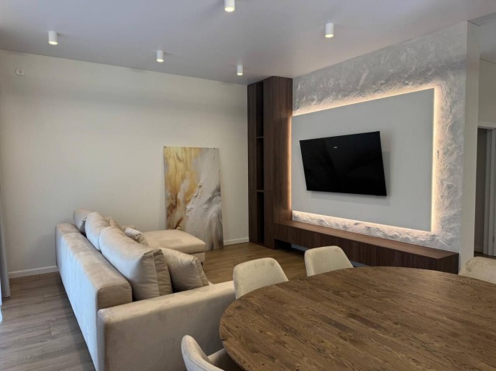 Будинок (від забудовника) 165м² та 7с з басейном вул. Травнева Центр - фото 1
