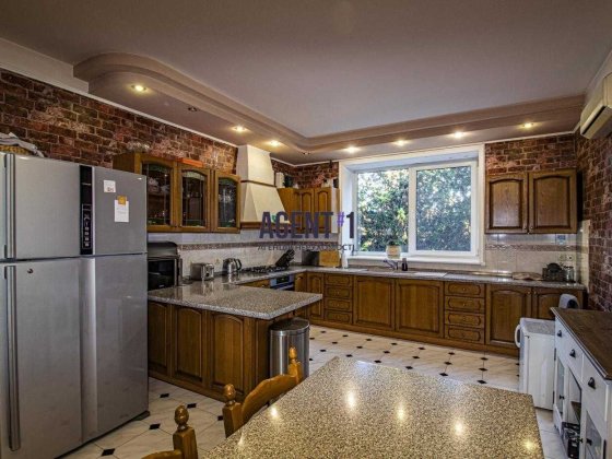 Продаж просторого будинку 499 кв.м. с. Софіївська  Борщагівка. Софіївська Борщагівка