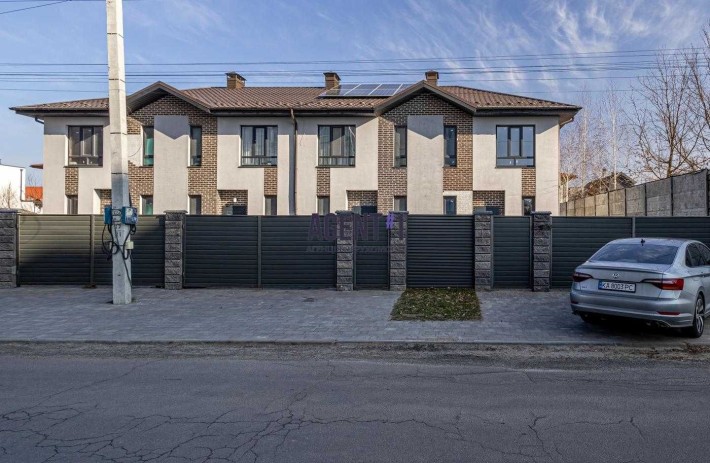 Продаж бокового таунхауса з окремим заїздом  П. Борщагівка. - фото 1