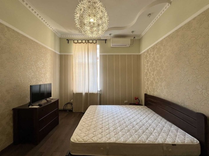 2к квартира з хорошим ремонтом в самому центрі міста - фото 1