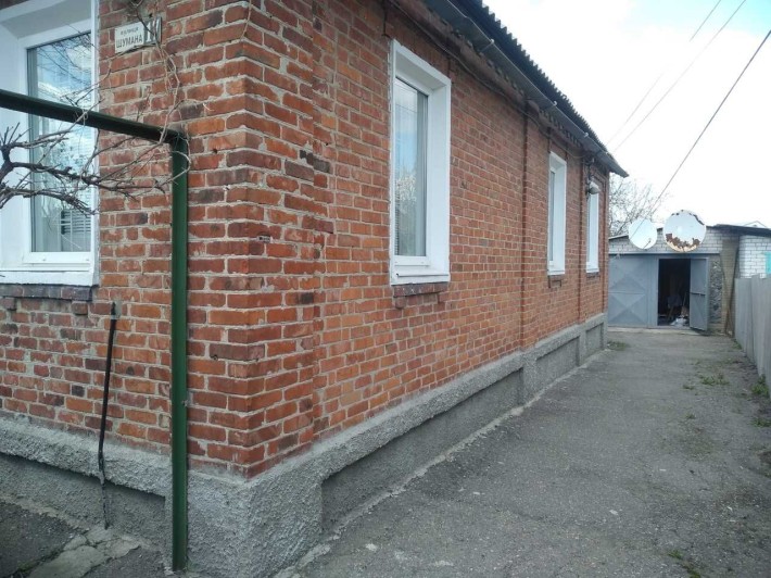Дом на Немышле возле метро - фото 1