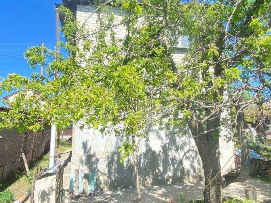 Продаж невеличкого будинка  з земельною ділянкою біля пруда, Лідне Харьков