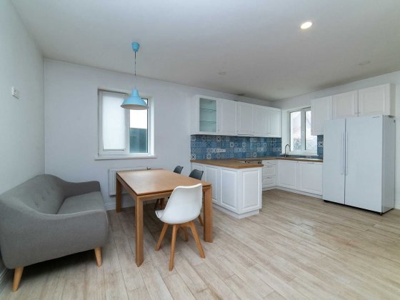 Будинок з меблями. 192 кв.м. Софіївська Борщагівка, вул.Соборна Софіївська Борщагівка