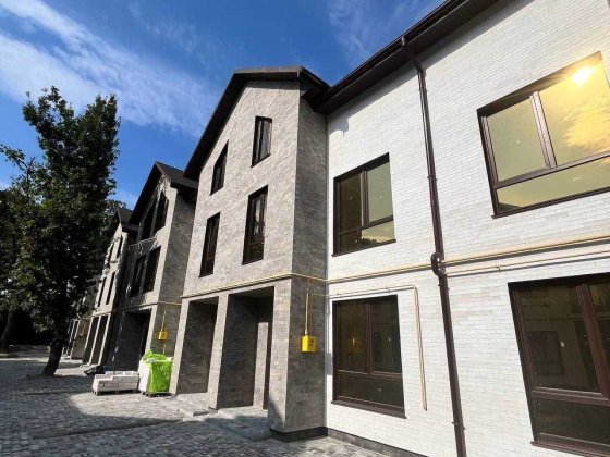 ПРОДАМ ТАУНХАУС з вільним плануванням Без комісії з газом Софіївська Борщагівка