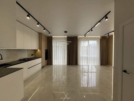 Таун з ремонтом ‼️ центральні комунікації | 600 м. до Києва Софіївська Борщагівка