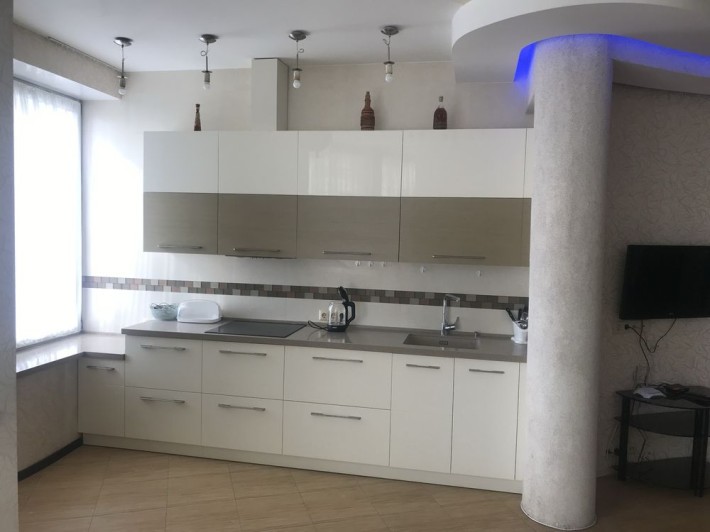 ЗДАМ 3 кімнатну квартиру в ЦЕНТРІ МІСТА - фото 1