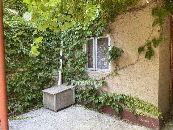 2-поверховий будинок на 6,5 сотках в Одесі. Автономне опалення. Одеса