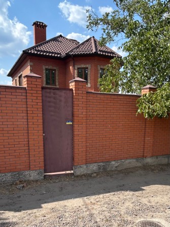 Продам двоповерховий будинок р-н Пл. Перемоги - фото 1
