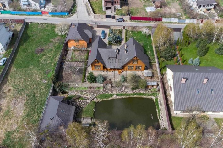 Борщаговка. Шикарное имение от хозяина. 380 м2, своё озеро. 24 сотки - фото 1