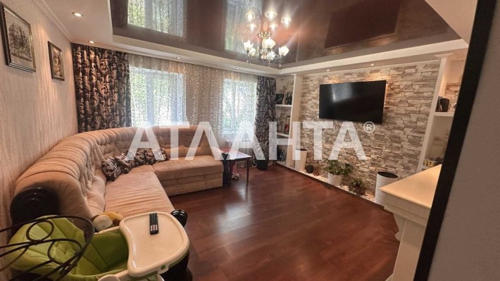 Капитальний будинок з євроремонтом. Гараж на 2 авто. - фото 1