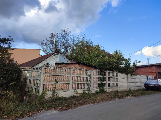 Продаж 1/2 будинку зі своїм двором/метро 'Холодна Гора' Харьков