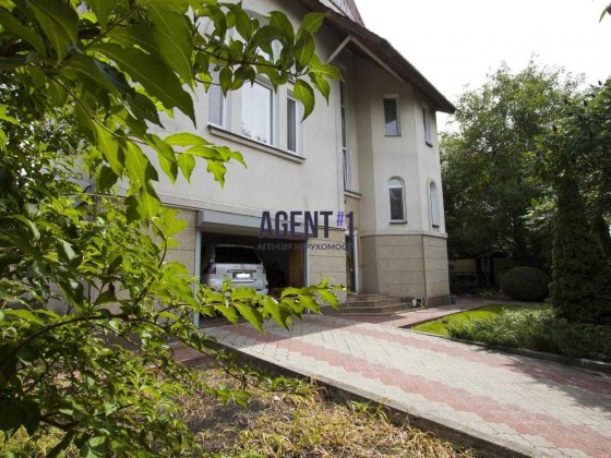 Продаж будинку на Петропавлівській Борщагівці в тихій локації. Петропавлівська Борщагівка