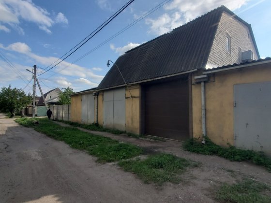 У продажу будинок під житло і бізнес Харьков
