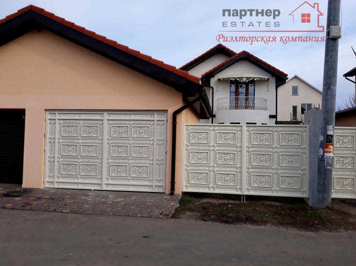 Купите  дом  в самом центре Червоного хутора! - фото 1