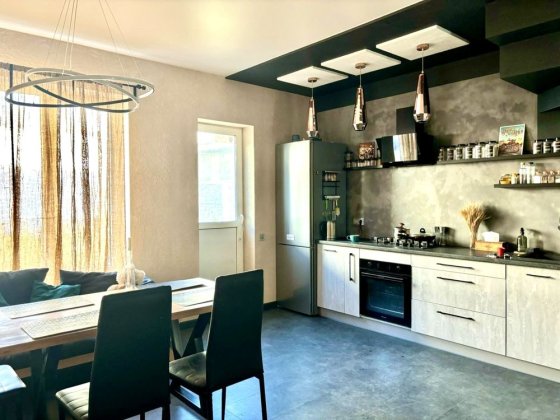 Будинок-таунхаус з ремонтом. ДВОКОНТУРНИЙ КОТЕЛ. Паркомісця. Мансарда. Одеса