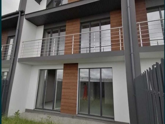 С чистовой отделкой котлом генератором и видеонаблюдением Софіївська Борщагівка