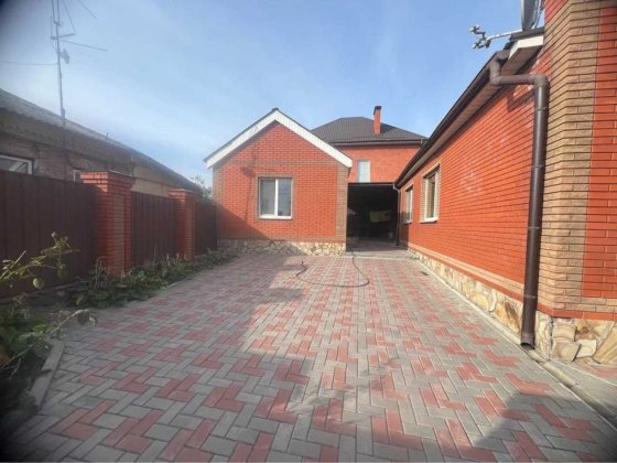 Дом ,130 м2 .Холодная гора.метро.Южный вокзал метро-74999$. Торг Харків